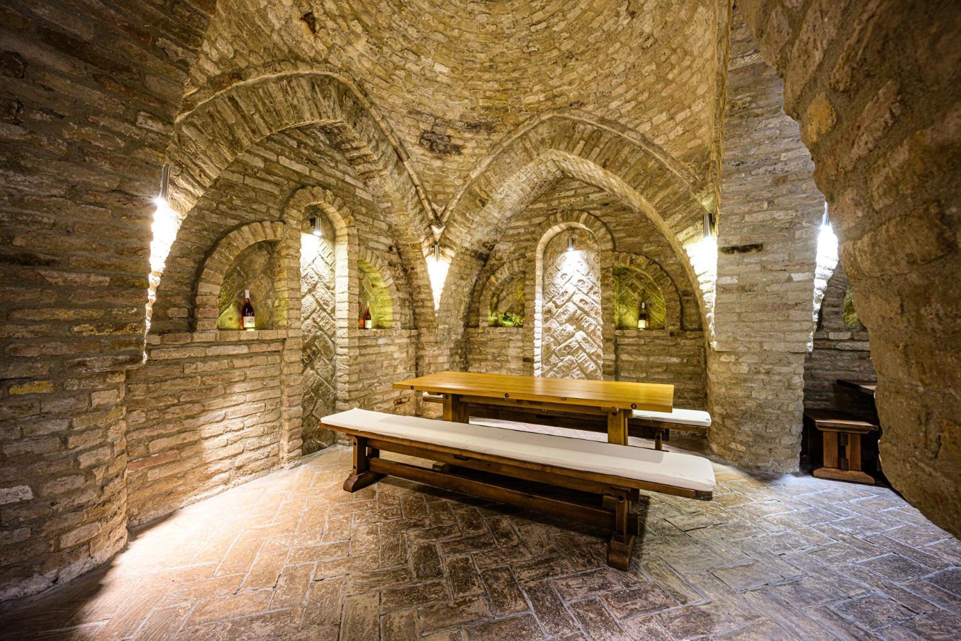 Vinatus Pince Hotel Villány Buitenkant foto